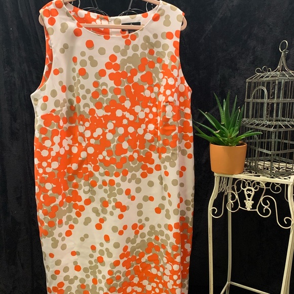 Ronni Nicole Dresses & Skirts - Ronni Nicole Polkadot Sleeveless Shift Dress